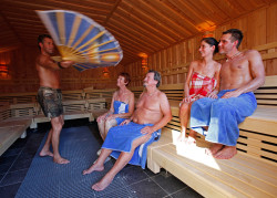 Salzaufguss in der Salzsauna