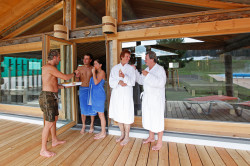 Vitaminbombe-Aufguss in der Panorama-Alpsauna